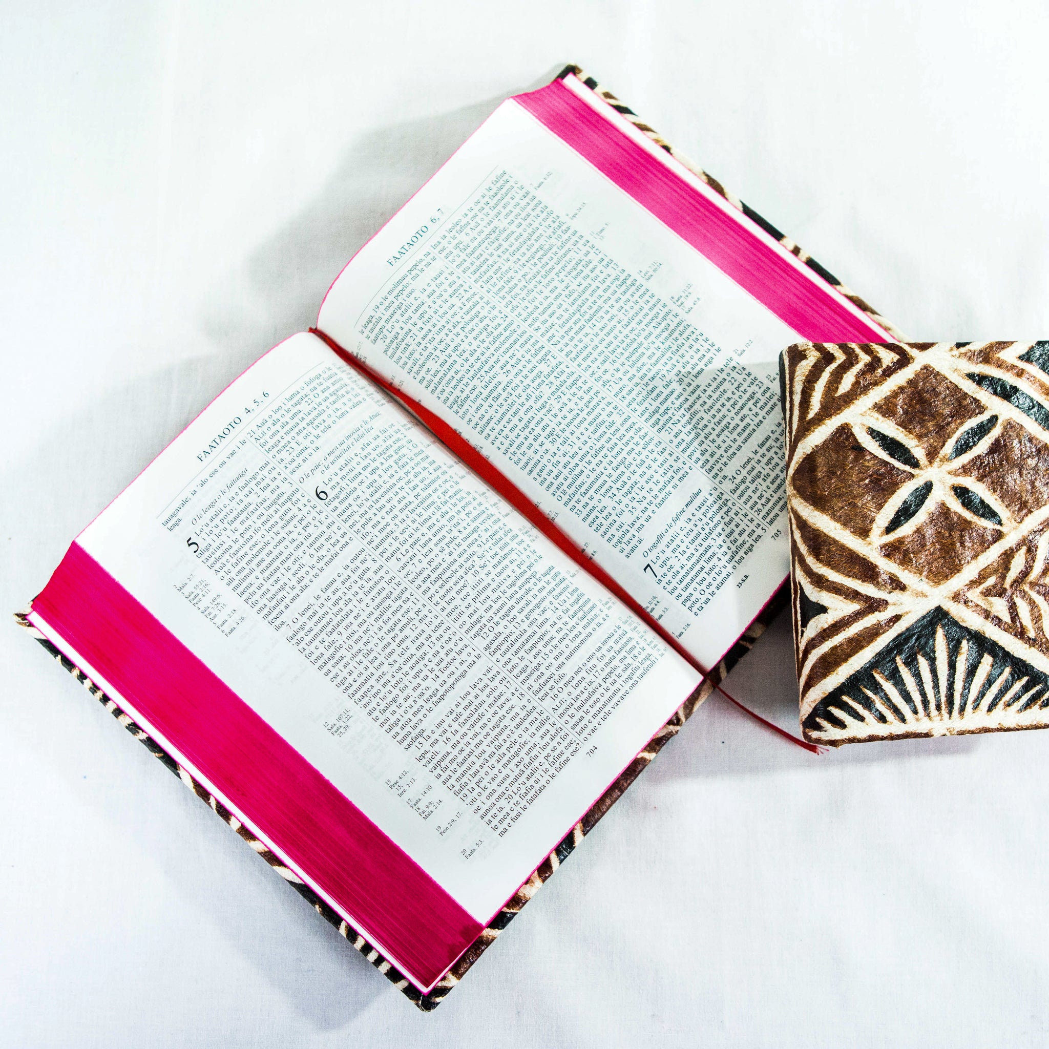 Bible & Pese Set